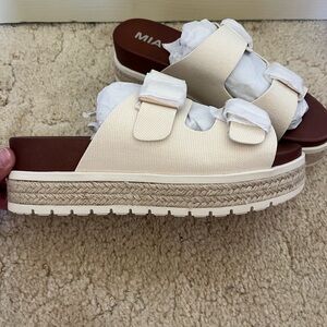 MIA Kely-C Sandal Off-White